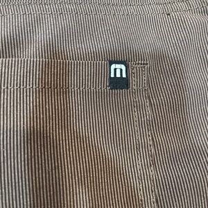 Men’s Size 36 Travis Mathew brown shorts.  Only worn a few times.